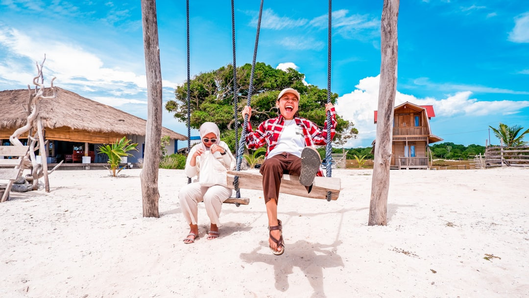    Серебряный взрыв: пенсионеры штурмуют тропики в новогодние каникулы!