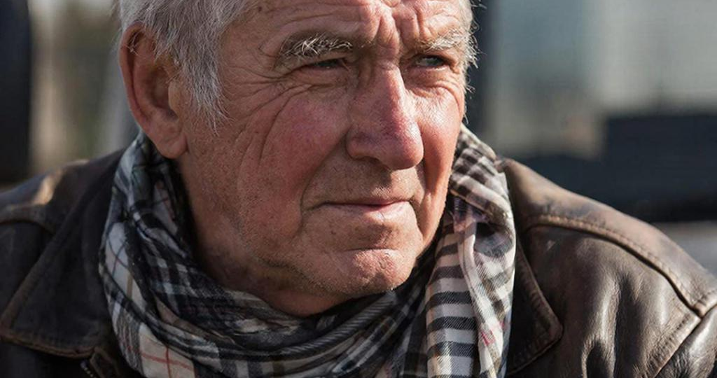 Он ушел от сварливой жены, продал последнее ради дочери, но так и не нашел любви. История дальнобойщика