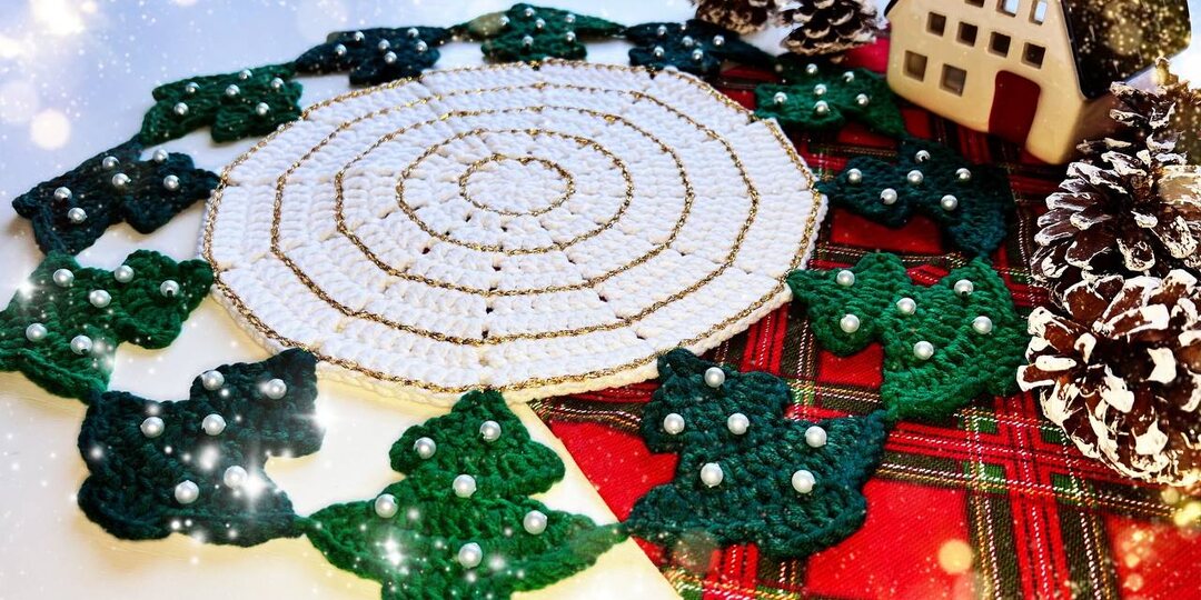 Салфетка сервировочная "Елочка" крючком описание | новогоднее вязание