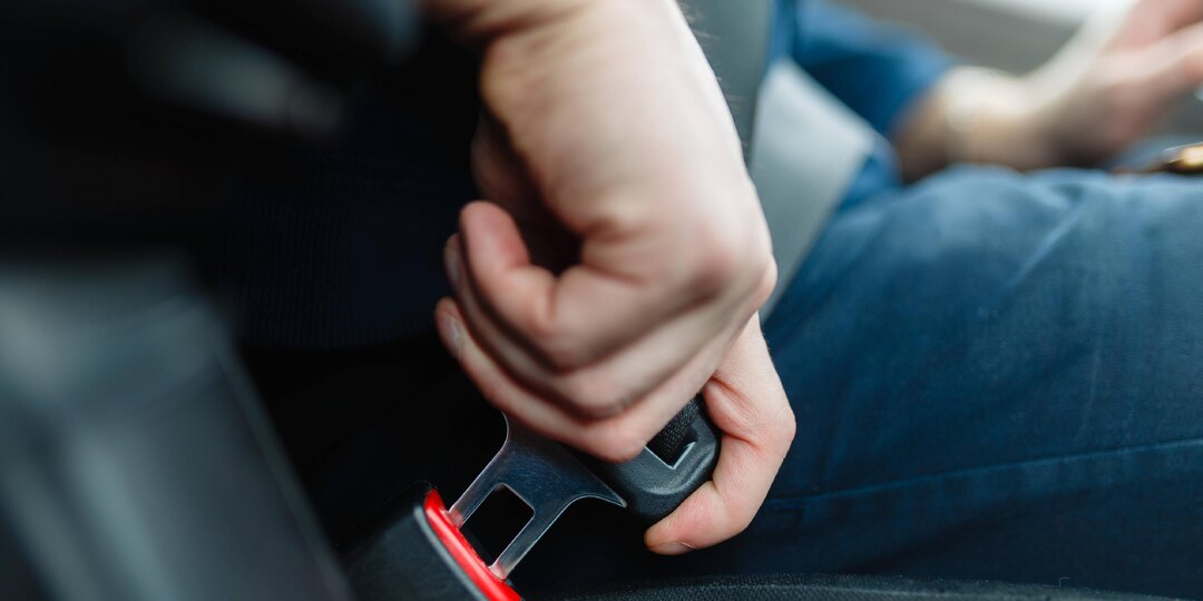 Пассажиры сзади не пристегнуты — кому штраф и что говорить инспектору ГИБДД?