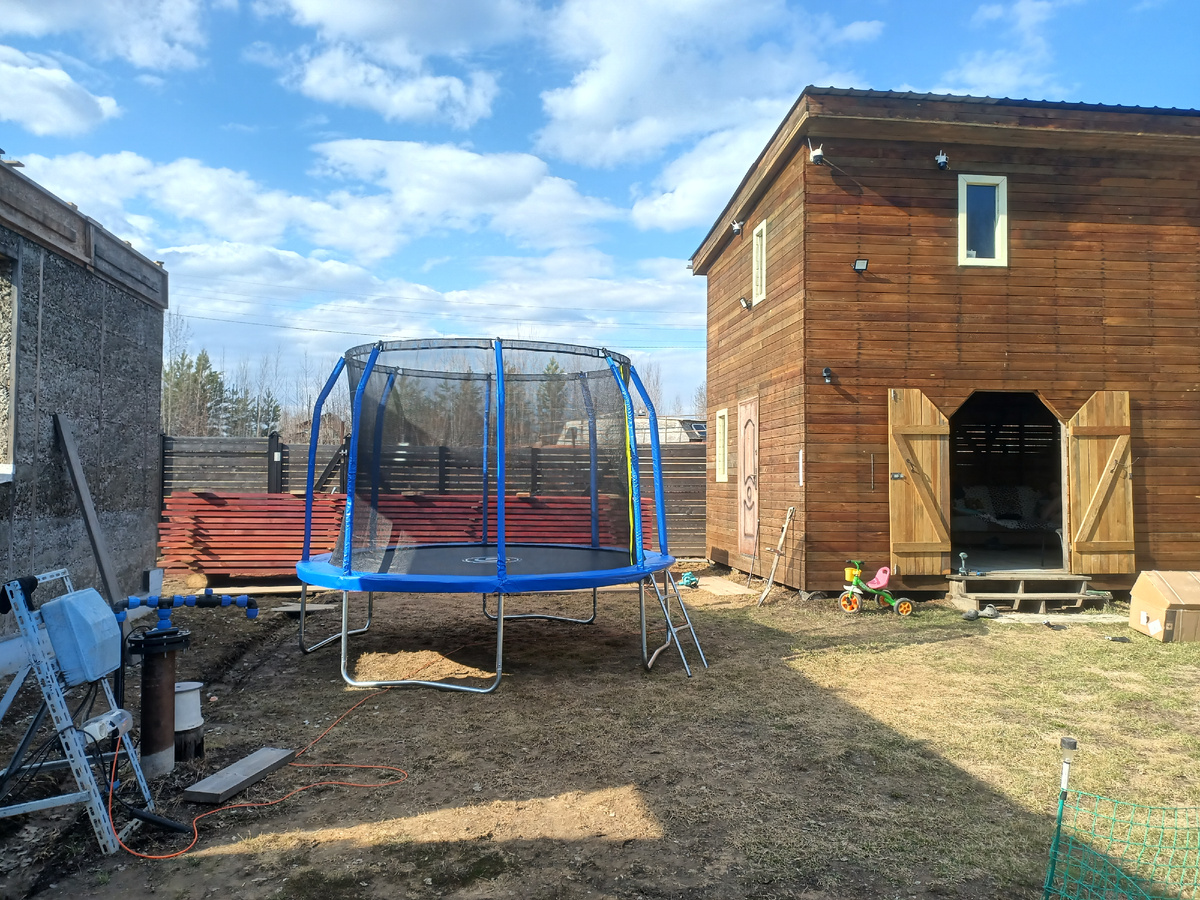 Опять батут