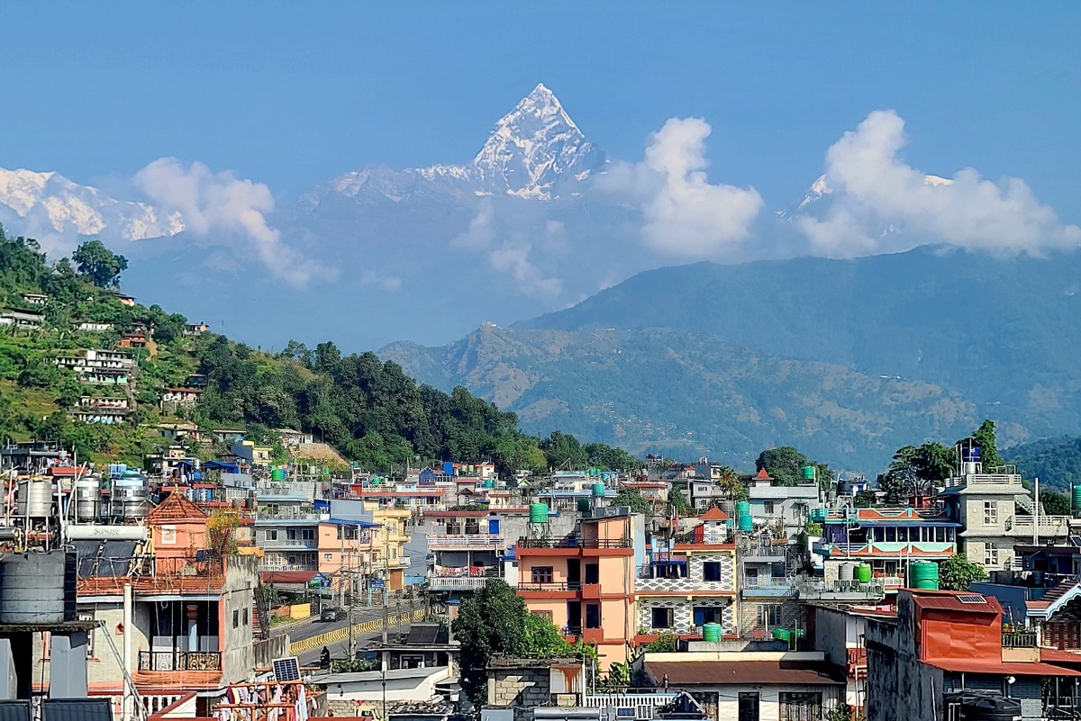    Вершина Мачапучаре или "Рыбий хвост" является одной из главных визитных карточек Покхары. Этот пик виден со многих точек города./Олег Кирьянов/РГ