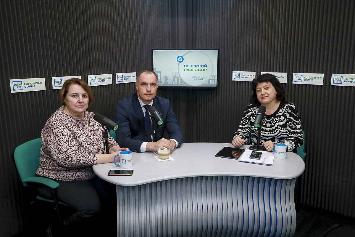 Ольга Казакова, Иосиф Кодалаев и Ирина Иванова. Фото: nsknews.info