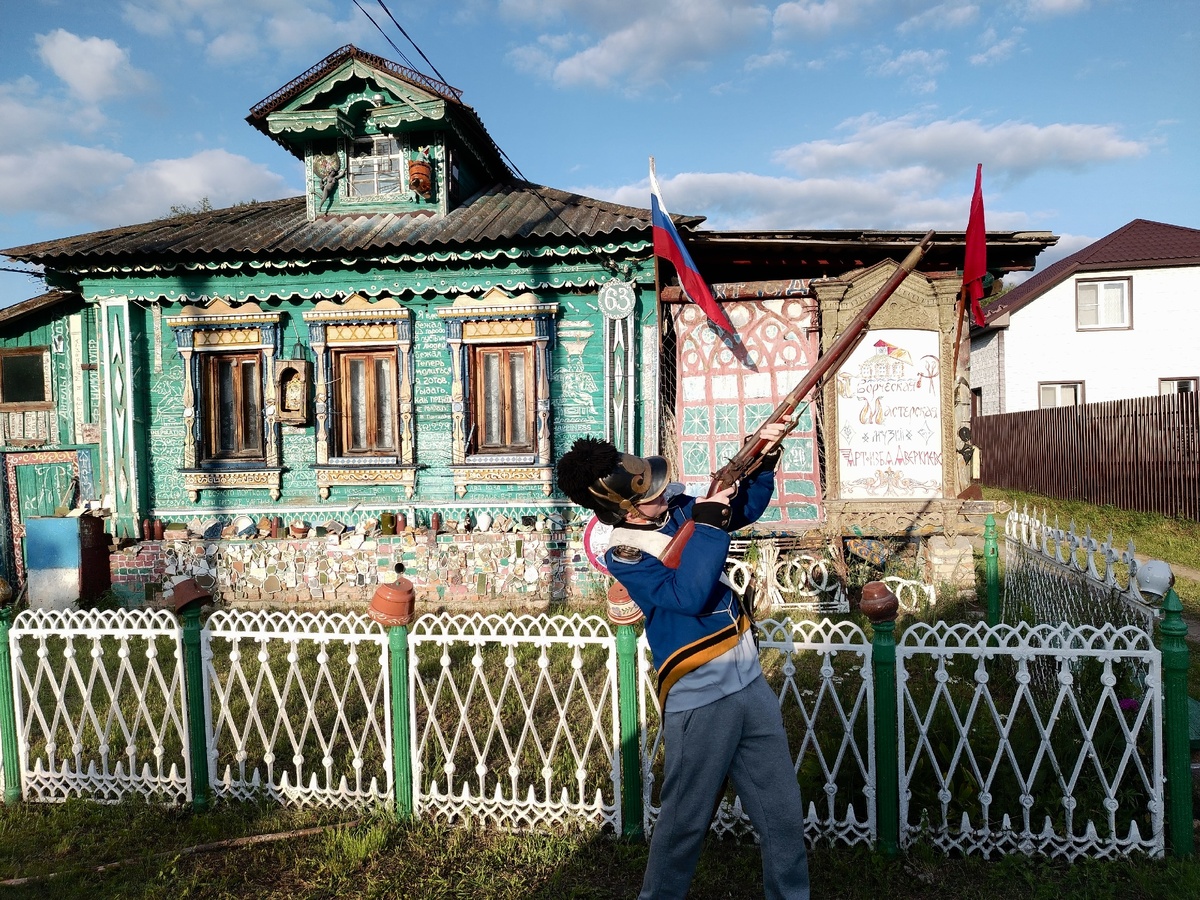     Одна из достопримечательностей Павловского Посада снаружи. Фото: «Арт-Изба Аверкиево»