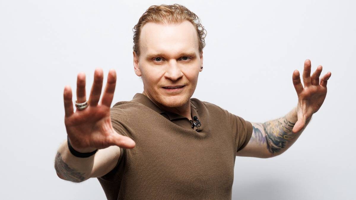    Сергей Сафронов уверен, что главная работа фокусника сегодня — создавать трюки, аналогов которых не существует / Фото: Пресс-служба Сергея Сафронова