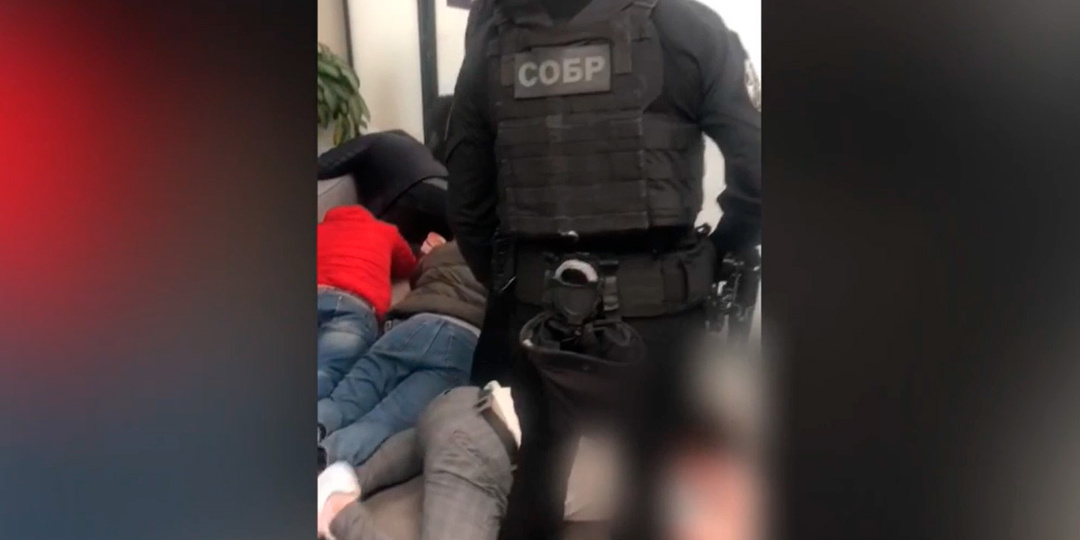 В Москве ФСБ раскрыла крупную схему нелегальной миграции, легализовавшую более 53 тысяч иностранцев