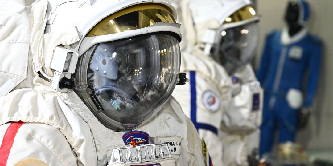 Как космонавты готовятся к выходу в открытый космос