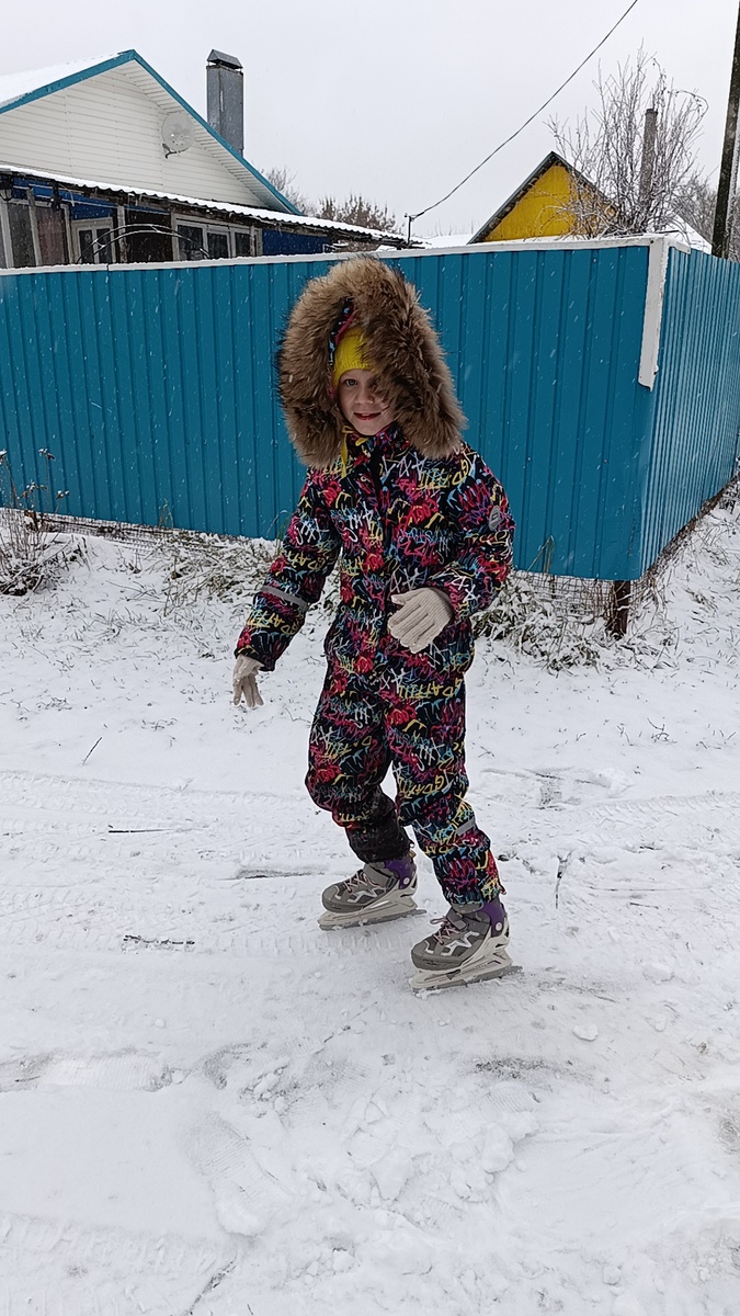 К нам зима в декабре, наконец - то пришла) 