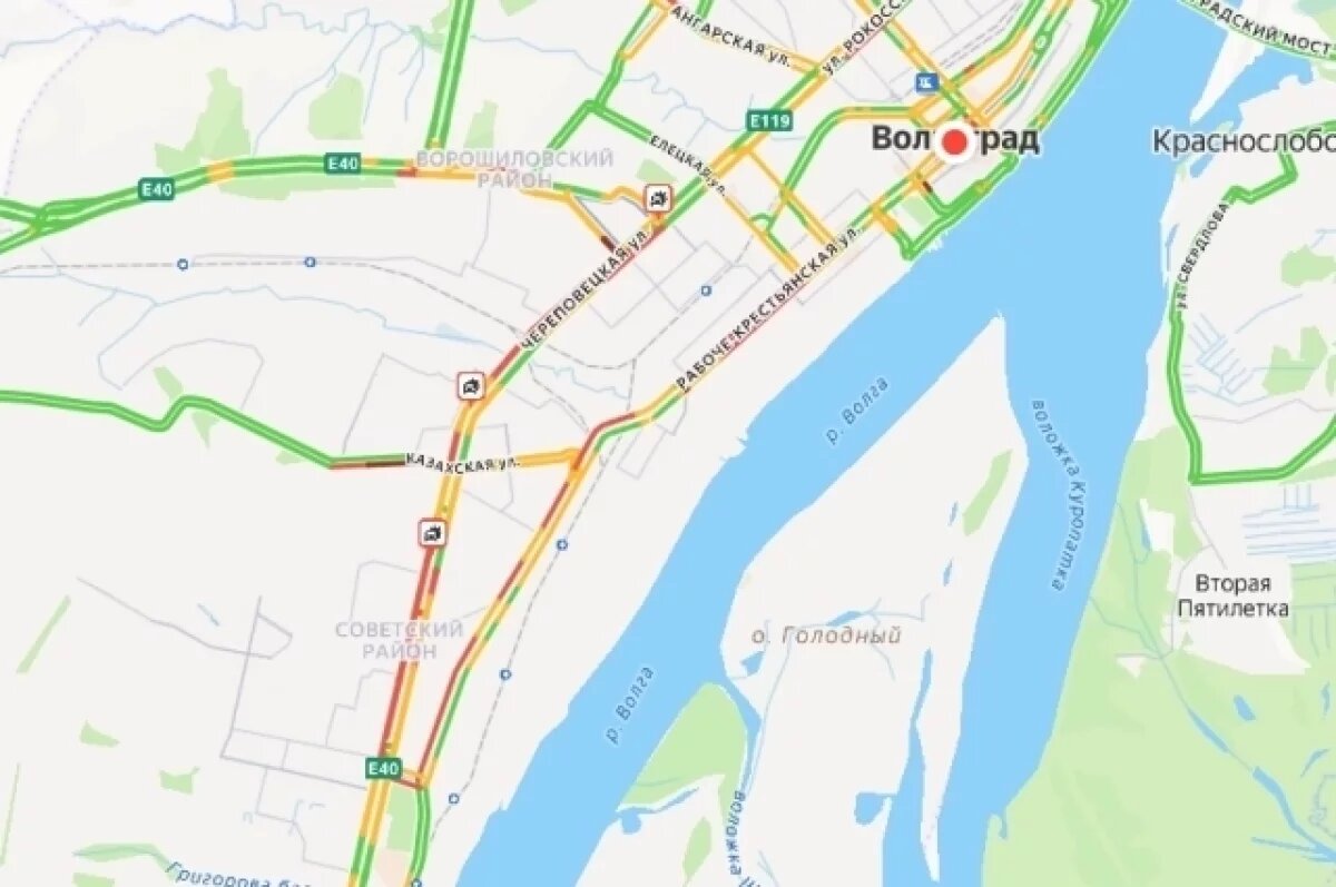    Три аварии собрали пробки в Ворошиловском и Советском районах Волгограда