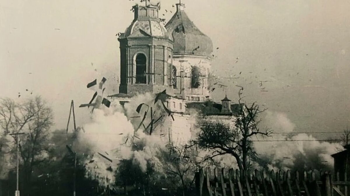 Кто сии, губители храмов Божьих, и откуда пришли? Не из ада ли и не туда ли пойдут?