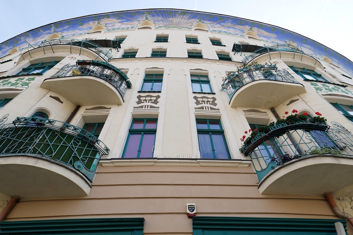 photo by Surprising_Media