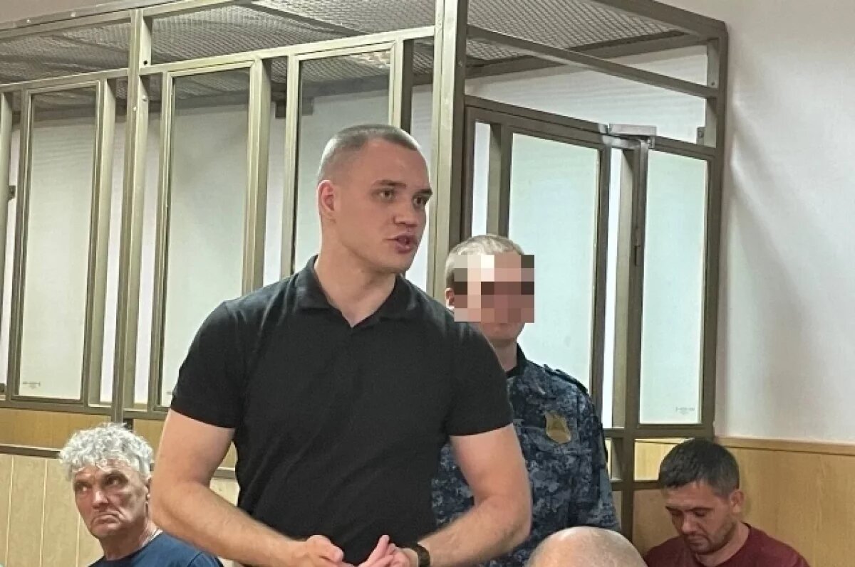    Владислав Свиридов защитил своё имущество от троих приезжих дебоширов, но оказался на скамье подсудимых.