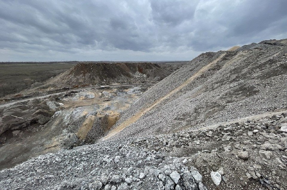    В Шахтерске предложили построить завод по переработке терриконов. Фото: ТГ/Васильев