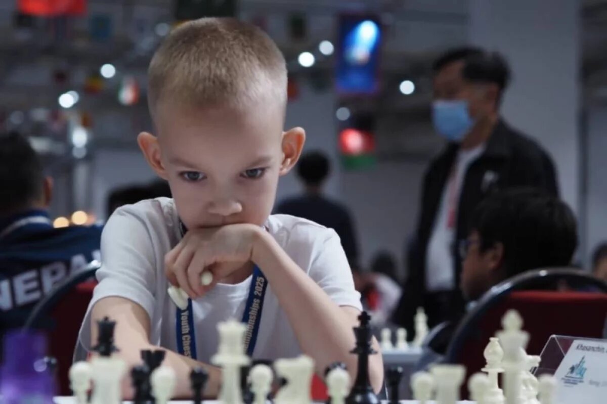    На чемпионате Азии в Таиланде Дамир был единственным представителем Северного Кавказа в сборной России.