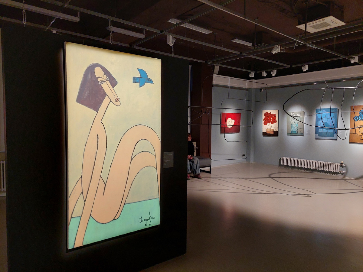 Предлагаю обратить внимание, как оформлены залы, развешаны картины, выставлен свет. Фото автора. Листайте галерею, чтобы увидеть другие фото →