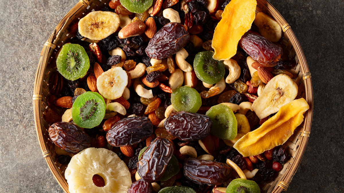     Фото: Igor Normann/Shutterstock/FOTODOM Патогенные микроорганизмы, такие как сальмонелла, кишечная палочка или вирус гепатита А, не погибают, а лишь впадают в своеобразную спячку