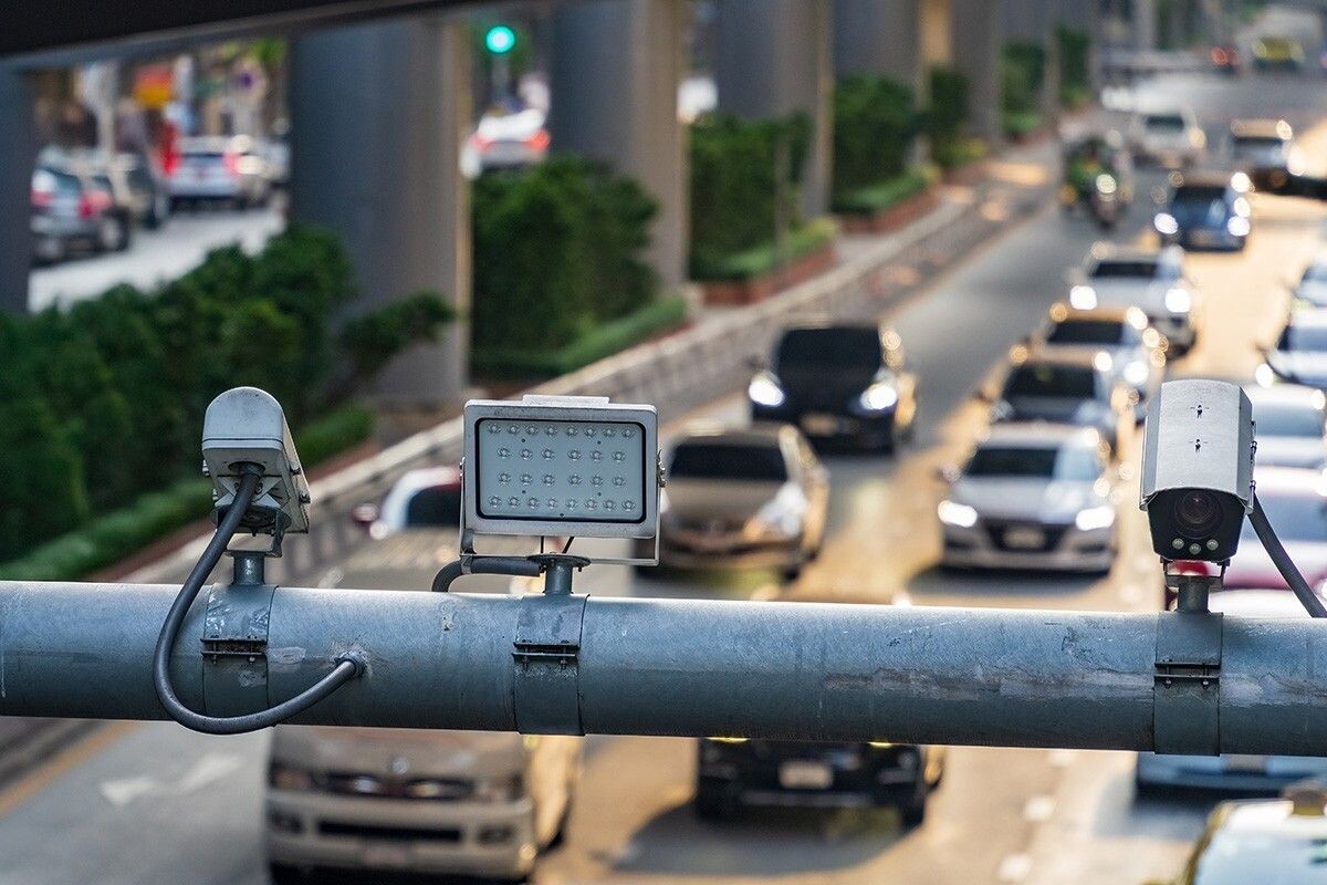 Многие нарушения фиксируют автоматически. Источник: WD Stock Photos / Shutterstock / FOTODOM📷
