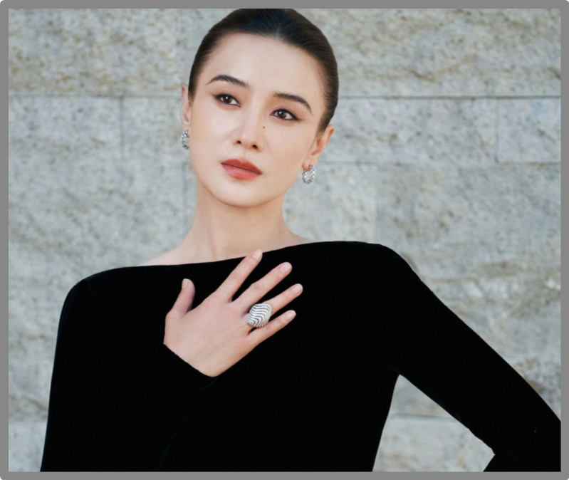 Актриса Сун Цзя.