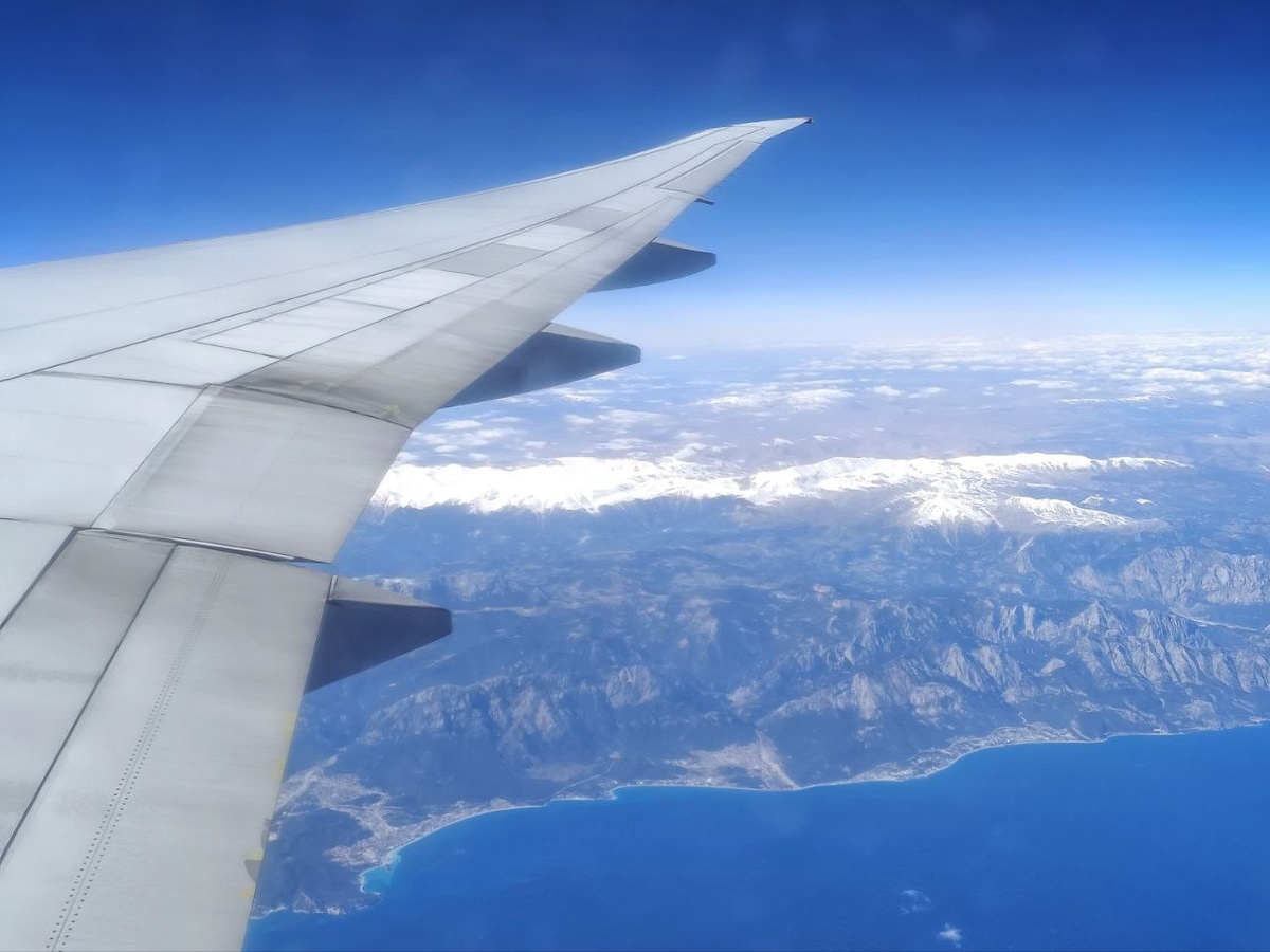 Вид на побережье Кемера с высоты в 10км