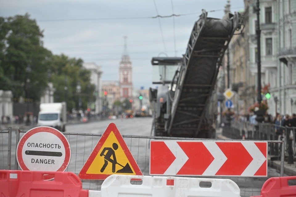    В Петербурге отремонтировали более 160 км дорог. Алексей БУЛАТОВ