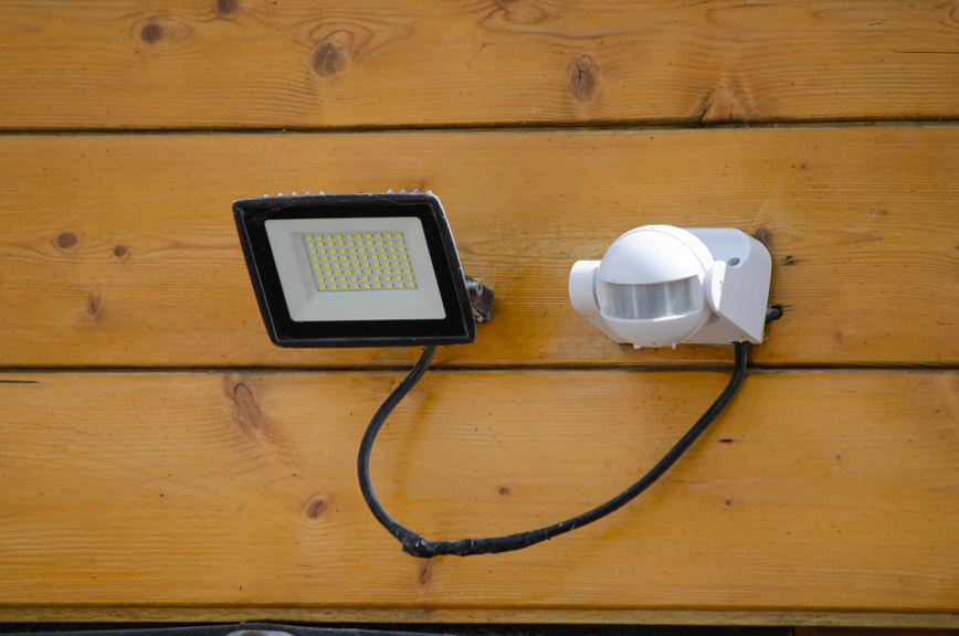 Прожектор с датчиком движения