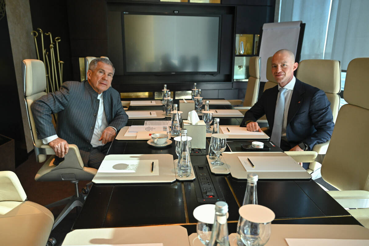 У Минниханова состоялась встреча с президентом инвестгруппы Marathon Group Александром ВинокуровымФото: rais.tatarstan.ru