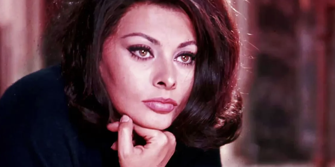 «Продавай себя дорого»: 10 уроков Софи Лорен – женщины, которая покорила мир на своих условиях