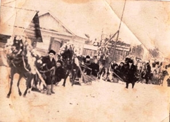 Почему на свадьбе кричат "Горько!" и бьют посуду