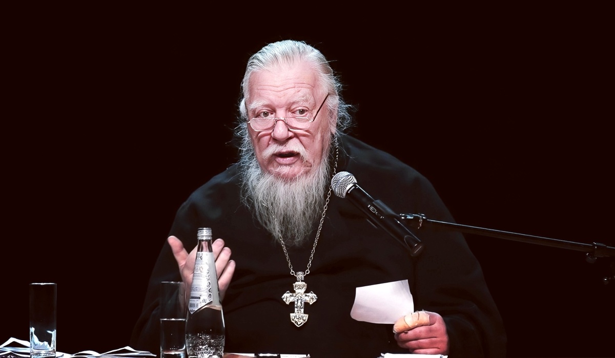 Димитрий Смирнов (07.03.1951 — 21.10.2020 гг.) — протоиерей, церковный и общественный деятель.