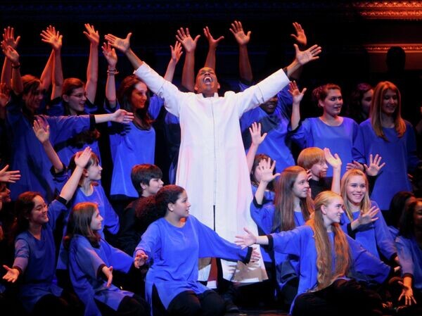 Известный оперный певец убит в США: его сын задержан как подозреваемый