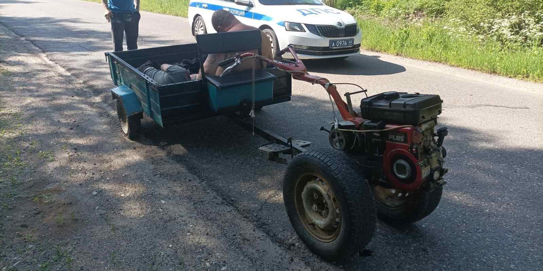 Суд окончательно разъяснил: за пьяную езду на мотоблоке по дороге грозит реальный штраф и лишение прав