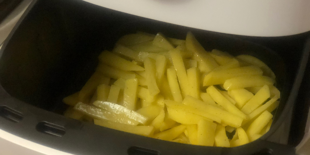 Осваиваю аэрогриль. Начала с картофеля-фри