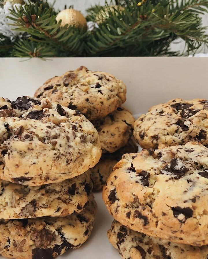 Быстрые Нью-Йоркские Печенья с Горьким Шоколадом и Орехами: Рецепт Настоящего Американского Счастья 🍪🔥