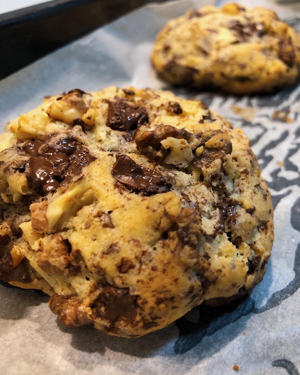 Нью-Йоркские Печенья» с Горьким Шоколадом и Орехами: Быстро, Просто и Безумно Вкусно! 🍪🤤