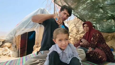 Некоторые девочки становятся бача-пош в совсем маленьком возрасте