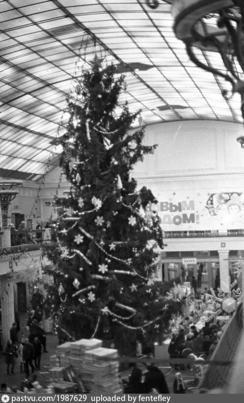 Старый "Детский мир" в разные годы. Фотографии времён СССР.