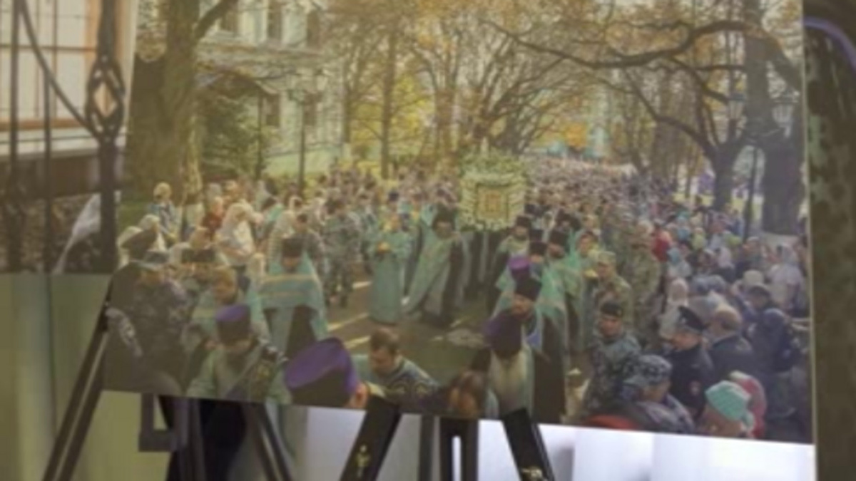    Уникальная фото-выставка открылась в историко-культурном центре «Коренная Пустынь» в Курской области