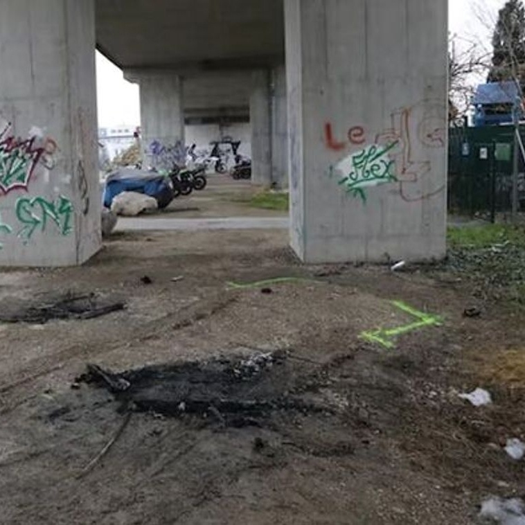 Под мостом, где нашли сгоревшее авто