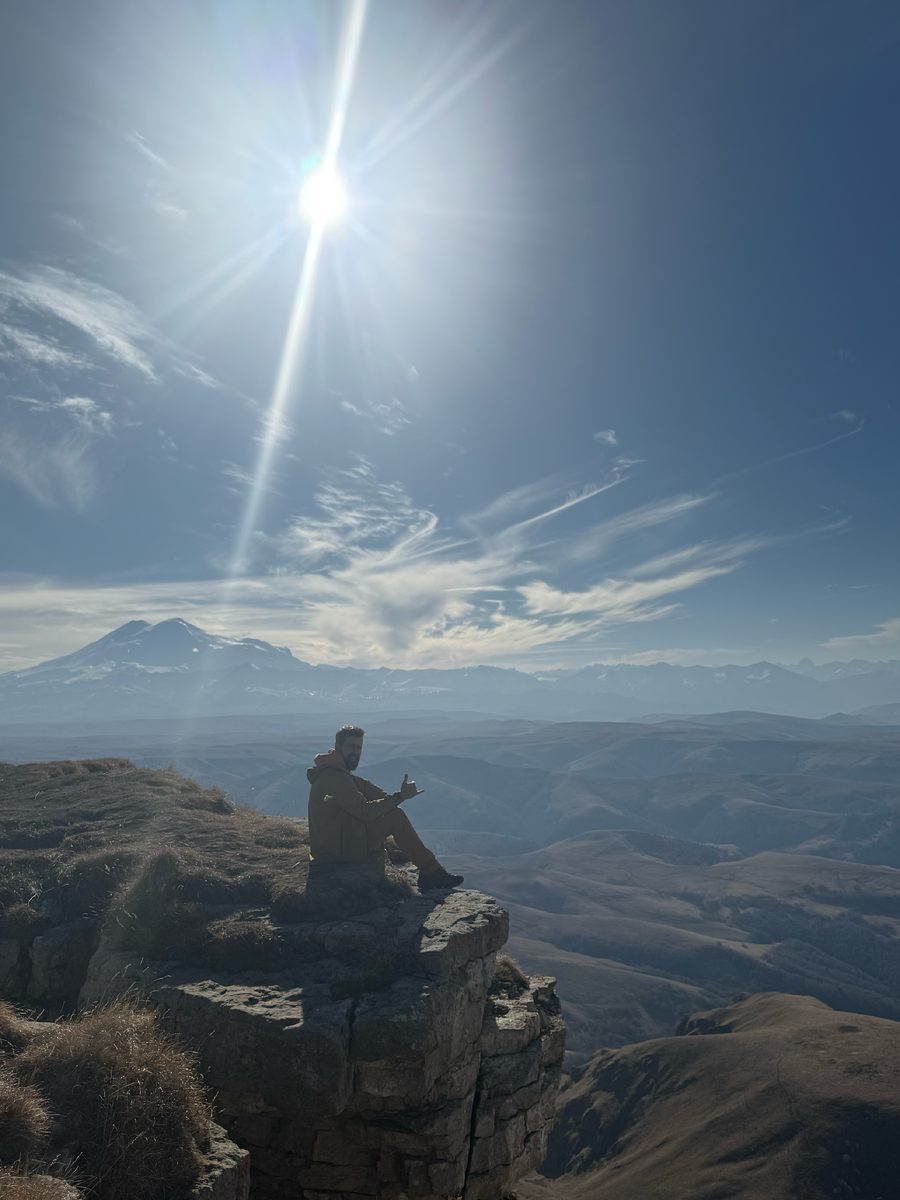 с видом на Эльбрус