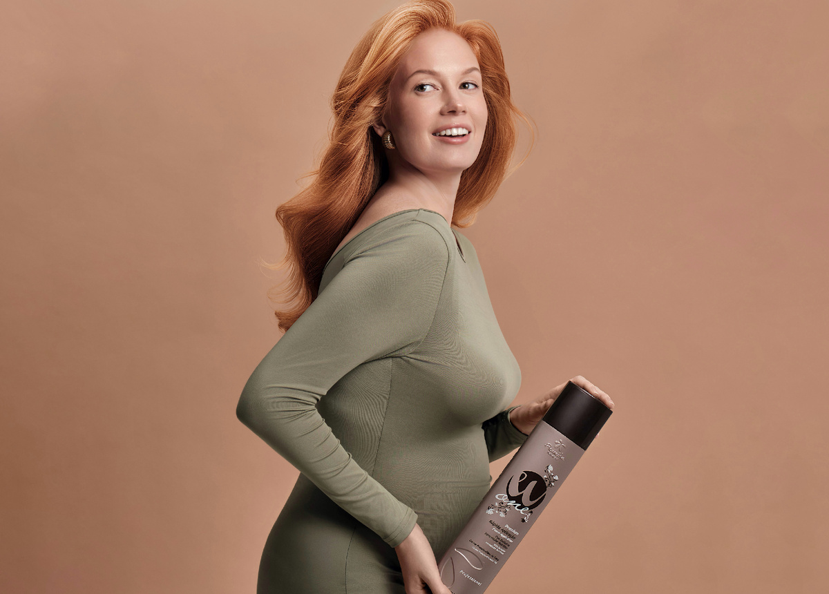 Безопасное выпрямление волос в период беременности и кормления