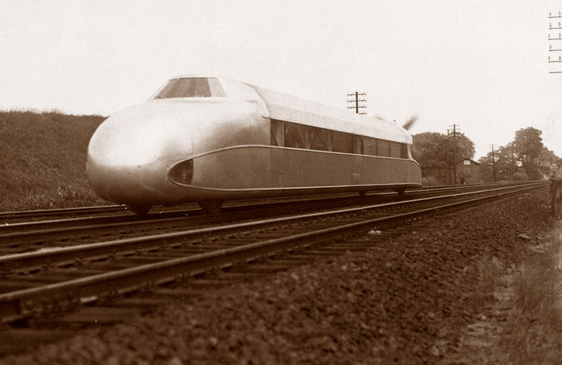 Schienenzeppelin 1929 года постройки, спроектированный Францем Фридрихом Круккенбергом.