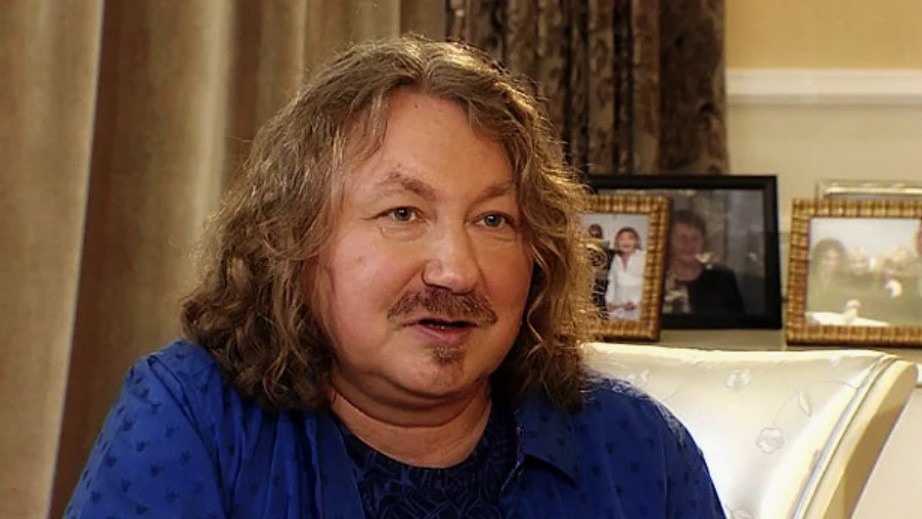 Композитор объяснил, что если кто-то искренне хочет «продвинуть» его, достаточно одного простого шага - позвонить и согласовать использование материала.
