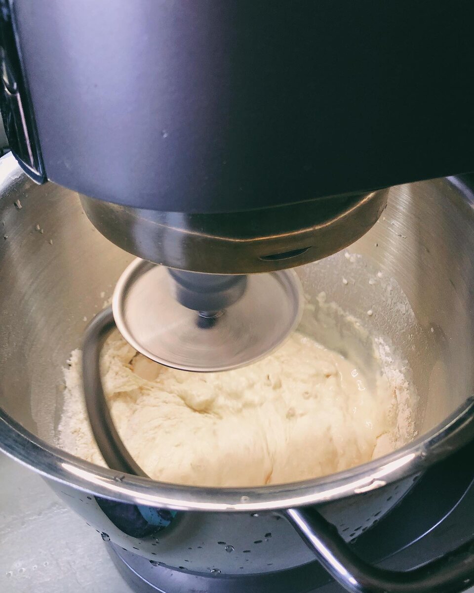 Идеальное тесто и белый соус: секрет идеальной домашней пиццы 🌭🔥