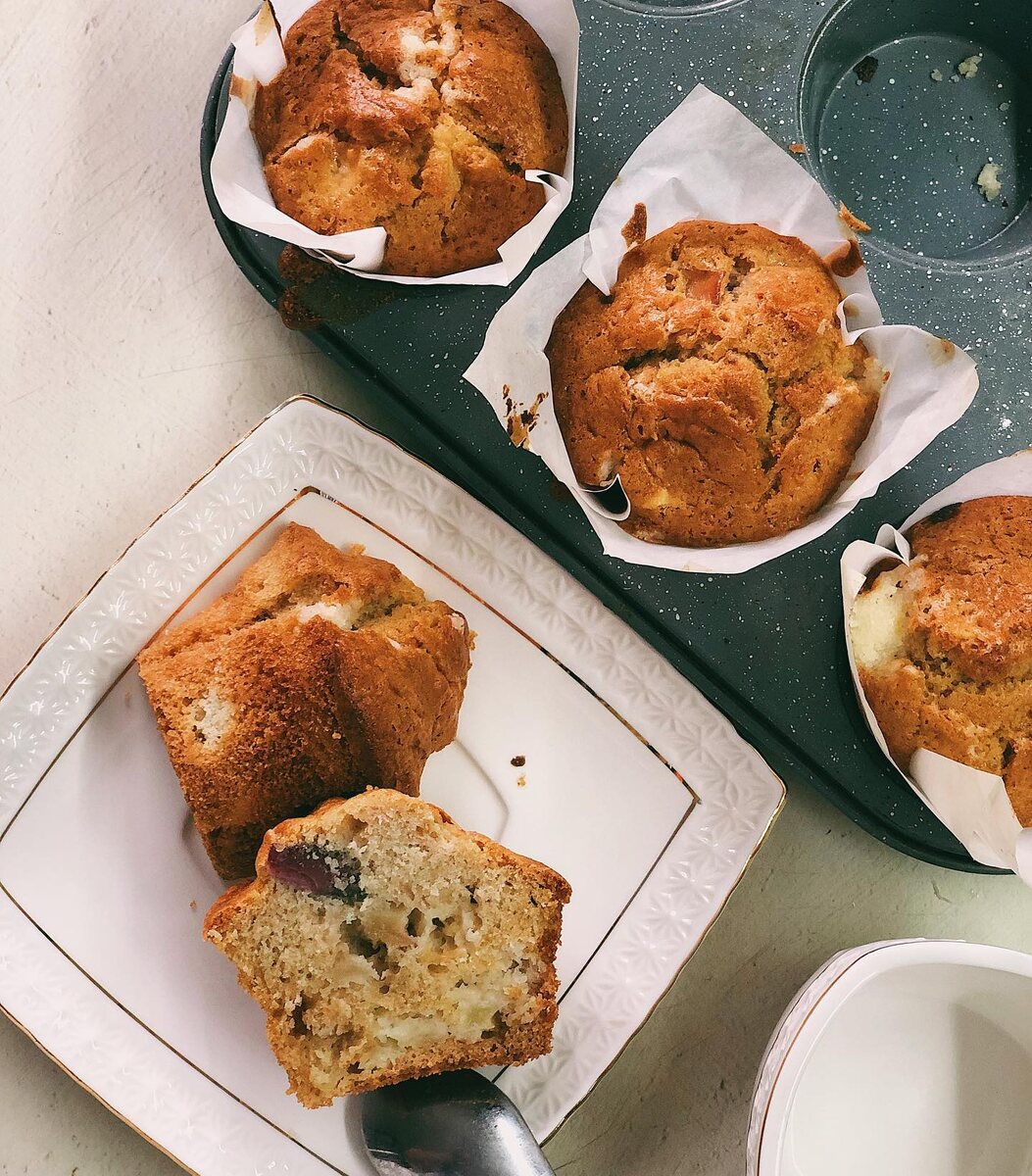 Нежные яблочные маффины: аромат осени в каждом кусочке