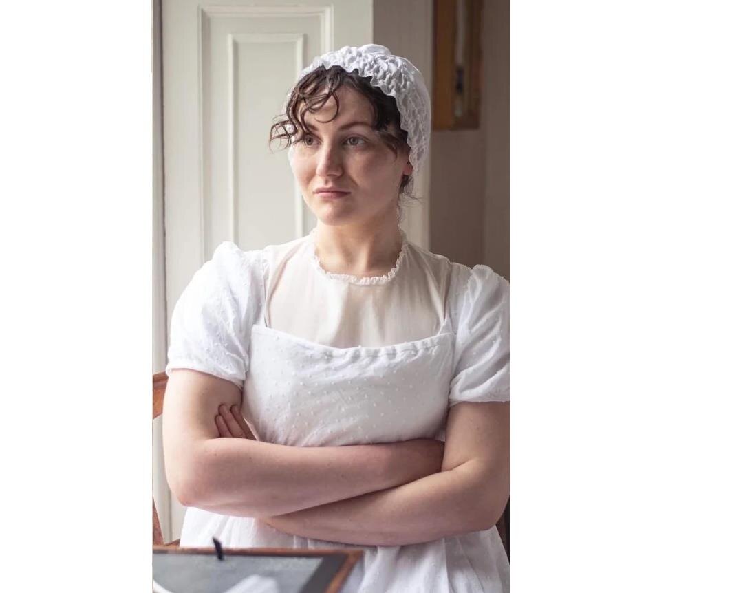 Реконструкция образа писательницы, созданная с помощью ИИ по рисунку ее сестры.