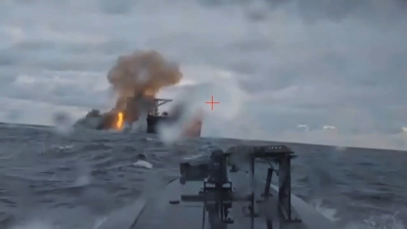    Украина атаковала морскими дронами очередной нефтяной танкер РФ в Чёрном море