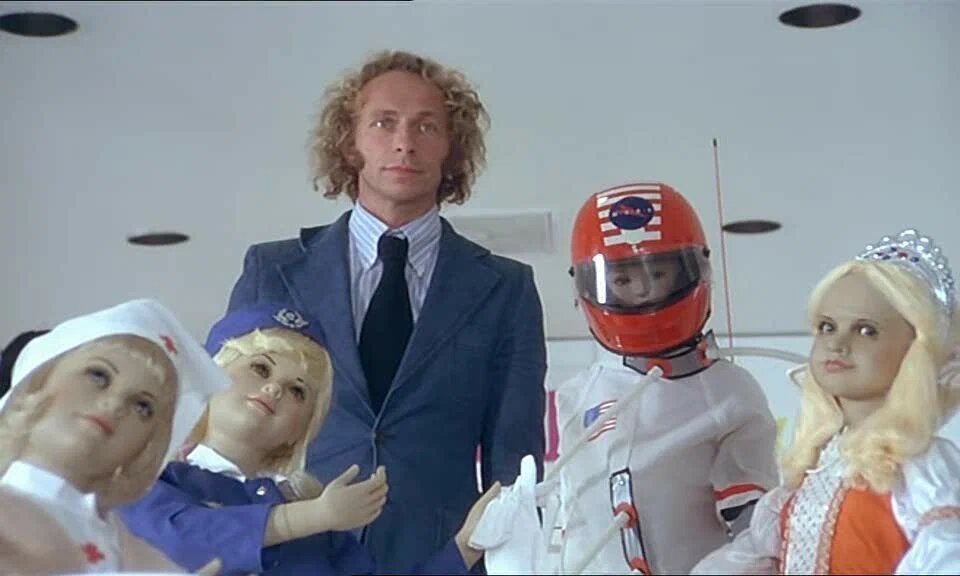 Кадр из к/ф «Игрушка» (1976). Реж. Франсис Вебер