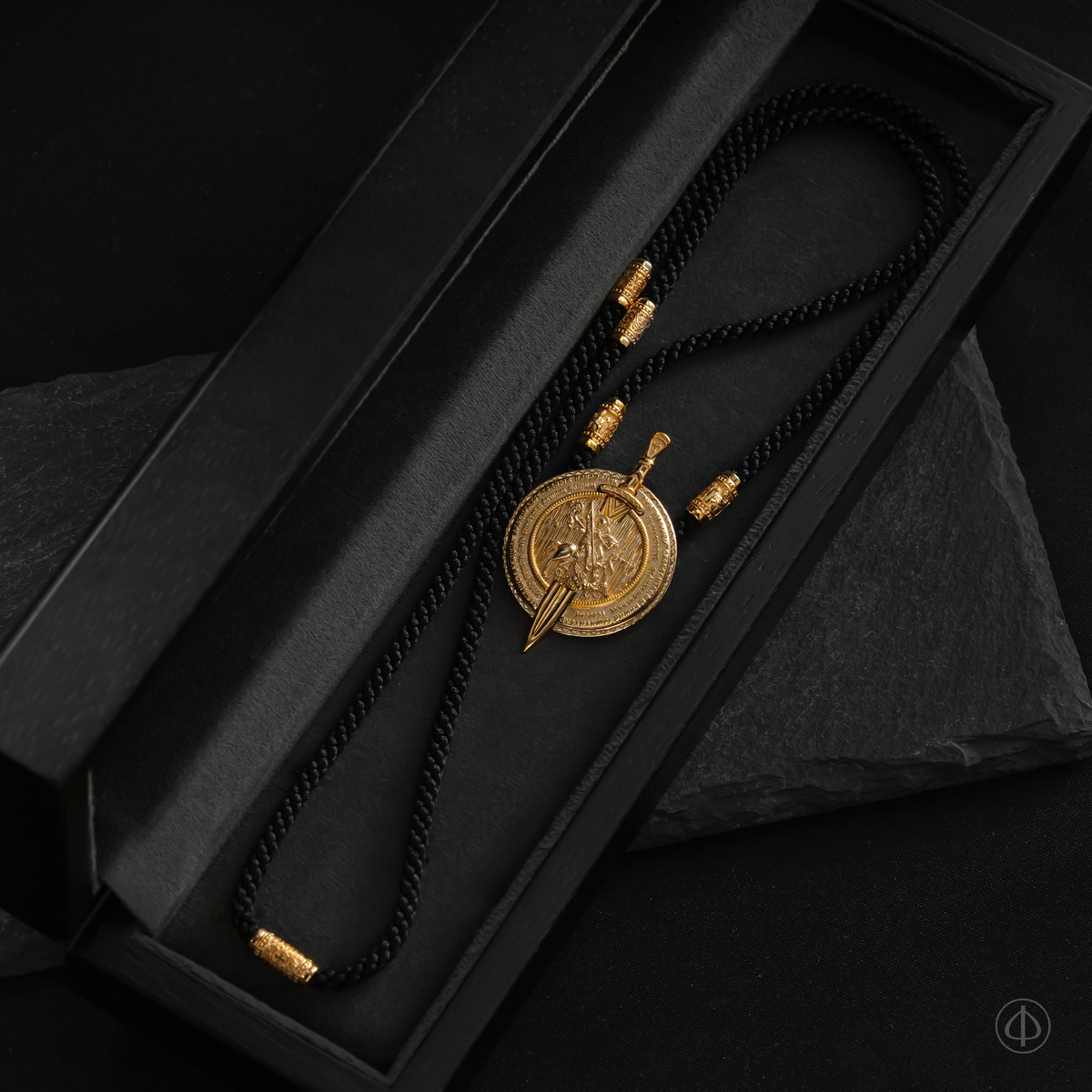 Подвес «Щит и Меч» из золота 750 Арт.010