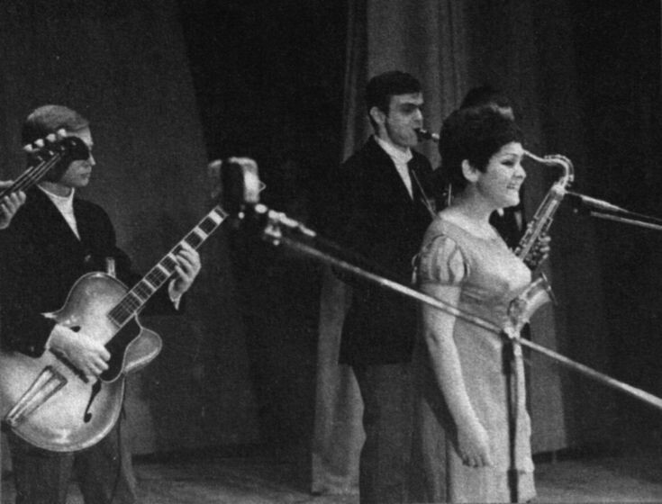 Нина Бродская и «Весёлые ребята»