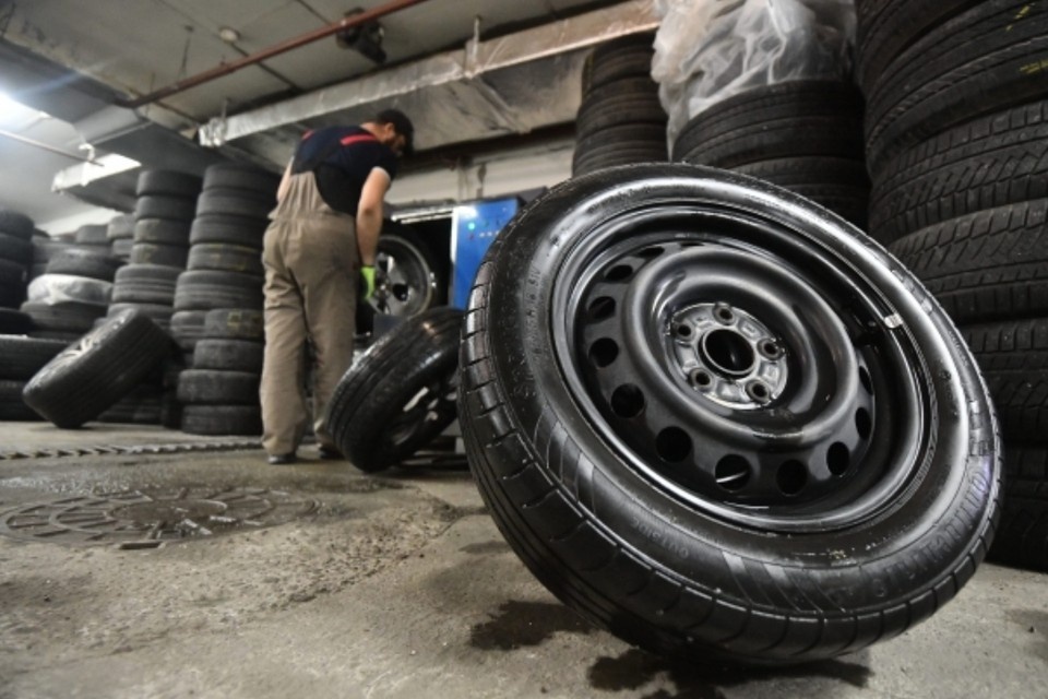    Шиномонтаж за 4 тысячи привел к ущербу почти в 100 раз дороже. Алексей БУЛАТОВ